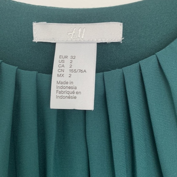 H & M Green MIDI Dress - Picture 6 of 9